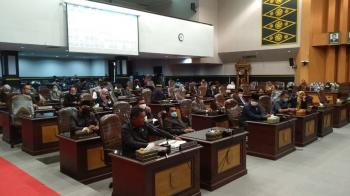 Dituding Tak Bawa Kesejukan, Ketua DPRD Pekanbaru Diberi Surat Mosi Tak Percaya