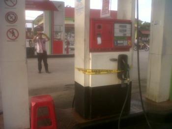 Sst! Usai disegel, pemilik SPBU di Kampar diam-diam datangi Polda