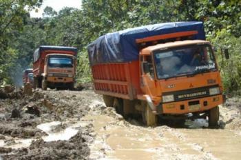 Warga : Katanya Sudah Merdeka, Jalan Desa Dihancurkan PT Inecda Perusahaan Korea