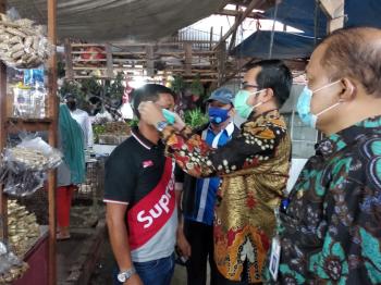 Pantau Kepatuhan Prokes, Ginda Kunjungi Pasar