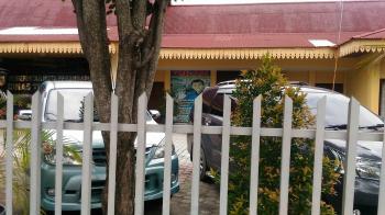 Panwaslu Pekanbaru beri warning, atribut Firdaus MT terbentang di kantor Disnaker