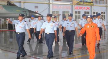 Kunjungi Lanud Roesmin Nurjadin Pekanbaru, Pangkoops TNI AU: Jaga Keselamatan Terbang & Kerja