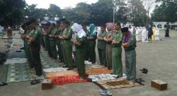 Pagi Tadi, Pj Bupati Inhu dan Ribuan PNS Gelar Shalat Istisqa