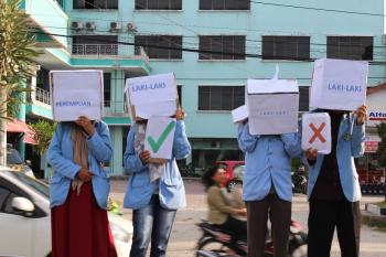 Tolak LGBT, BEM UR Pekanbaru aksi di depan gerbang Kampus