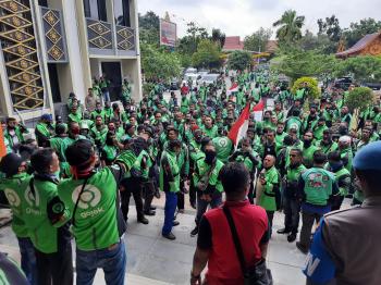 Driver Gojek Pekanbaru Sebut Manajemen Gojek Tukang Palak