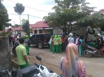 Puluhan Karyawan RS Surya Insani Mogok Kerja.