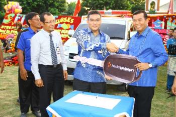 BankRiauKepri serahkan bantuan Ambulance kepada Walikota