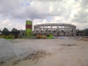 Aneh! Peralatan PT Hutama Karya "standby" dilokasi Gedung daerah Siak saat proses lelang ke II