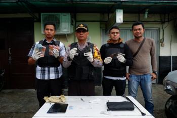 Polisi Tembak Mati Dua Bandit Curat Pecah Kaca