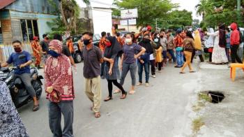 PP Pekanbaru Bagikan 420 Paket Sembako Di Kecamatan Senapelan