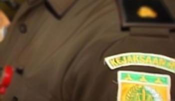 Sst! 2 Jaksa di Riau diburu, diduga gagal "amankan" kasus korupsi Bupati usai terima uang 12 milyar