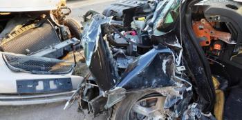 Pengemudi Nissan Tronton Tewas Diubruk Truck Tangki Hino