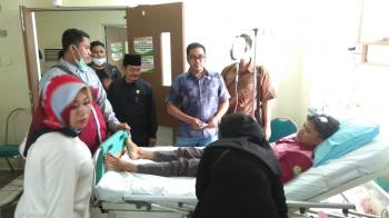 Prihatin, Fraksi PAN DPRD Pekanbaru Kunjungi Korban Demo Mahasiswa & Polisi