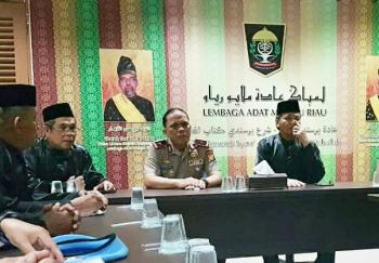 Pasca Ultimatum, Kapolda Riau mendadak silaturahmi ke LAM
