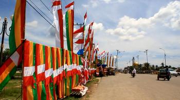 Jelang Agustusan, Merah Putih Mulai Berkibar di Sepanjang Jalan Protokol Rohul