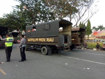 Sempat Memanas, Demo Suku Sakai Selesai, Massa Diangkut Truk Satpol PP