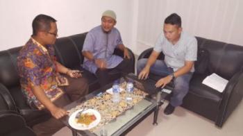 Diciduk, buron kasus korupsi Baju Koko pakai baju Koko dan kopiah