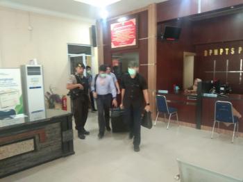 KPK Geledah Rumah Pengusaha dan Kantor Pemerintahan Kota Dumai