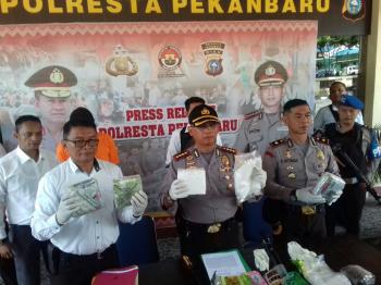 Polsek Tampan Gagalkan Pengiriman Delapan Kilogram Sabu-sabu Tujuan Jakarta