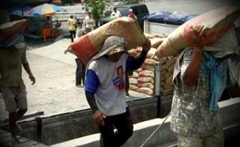 Puluhan Buruh Bongkar Muat Sawit di Rohul Adukan Nasib ke Dewan