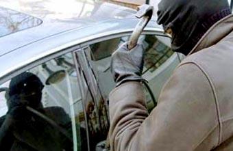 Saat Parkir Mobil di Gobah, Pencuri Gasak Laptop Lusi