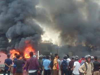 Sejumlah Rumah di Jalan Taskurun Pekanbaru Terbakar