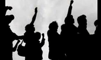 Mahasiswa Gelar Malam Seni Peduli Asap di Depan Kediaman Gubri