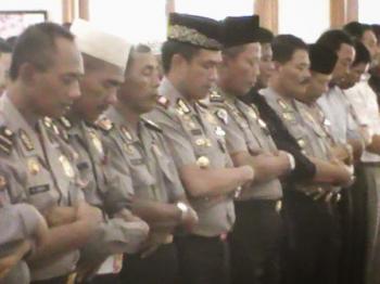 Selama Ramadhan, Personil Polres Pelalawan Giliran Ikut Tarawih Keliling