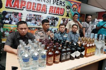 TNI Gagalkan Penyelundupan 6.000 Botol Miras Ilegal
