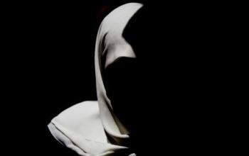 Astaga ! Larang Karyawan Berjilbab, Bank OCBC NISP Pekanbaru Dikecam
