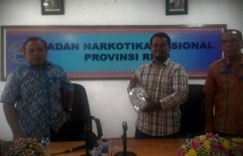 Untuk beli alat tes urine DPRD Riau, BEM UR serahkan uang Rp685 ribu ke BNN
