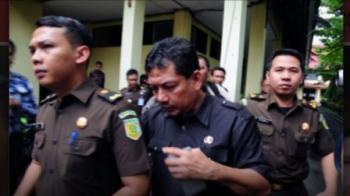 Asril Jasda Tersangka Korupsi Baju Koko Kampar akhirnya ditahan