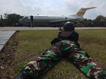 TNI Latihan Turunkan Paksa Pesawat Asing Lintasi Udara NKRI