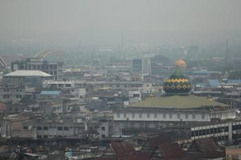 Jerebu Akibat Karhutla Selimuti Kota Pekanbaru