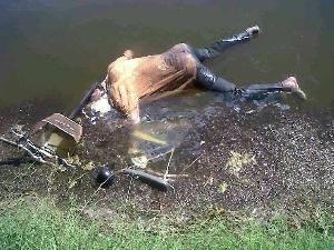 Niat Mancing Ikan, Dua Orang ini Temukan Mayat Membusuk di Kanal Arara Abadi