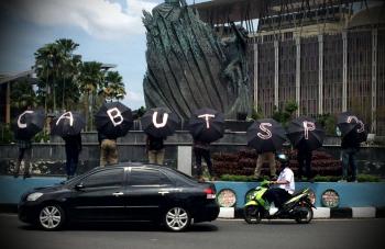 Tolak lupakan kabut asap, aktivis Riau gelar aksi "jemur" protes SP3 15 perusahaan kasus karhutla