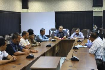 Dibilang Makan Gaji Buta, Para Pengurus RT dan RW Datangi DPRD Pekanbaru