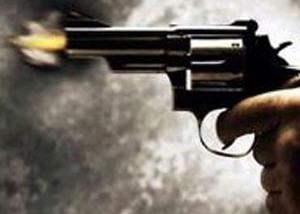 Dorr!!! Pistol milik Bripda Syahrul meletus, Bripda Ridho terkapar