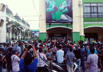 Insentif turun drastis, ratusan Driver GoCar demo kantor GoJek Pekanbaru