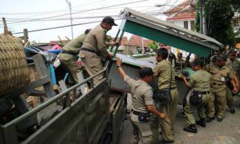 Denda Rp500 ribu untuk PKL pasar kodim, ZH: kaji lagi denda itu!!!