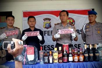 Ribuan botol miras ilegal disita Polres Pelalawan diduga milik Pengusaha hiburan Pekanbaru
