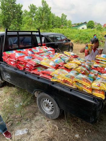 Citra Land Pekanbaru Salurkan Sembako Untuk Masyarakat Sekitar