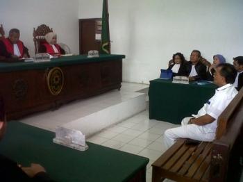 Garap hutan, Ketua Nasdem Rohul Teddy Mirza Dal, divonis 18 bulan