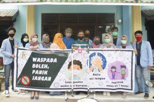 Antisipasi Covid-19, Mahasiswa UNRI Bagikan 100 Botol Sabun dan Masker