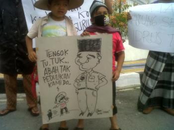 #SaveAnjunganIdrusTintin, Seniman Riau : pak Gub, ganti aje lah Kadis tu. Dah tak betul lagi tu !