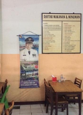 Spanduk dan baliho Firdaus MT masih "gentayangan" di hotel, restoran dan karaoke keluarga 
