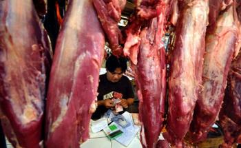 Harga daging tinggi, pedagang Pasar Agus Salim Pekanbaru ngeluh pembeli minim