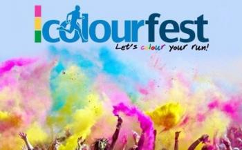 Bak di India, Ribuan Warga Dilempari Bubuk Warna di Pekanbaru Colour Fest 2014