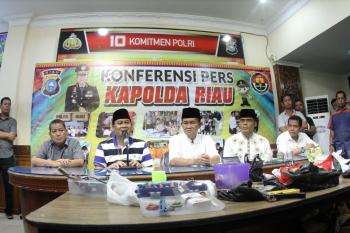 Indepth - Densus Sita Empat Bom Rakitan Dari Kampus Unri