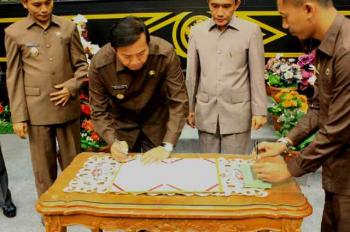Duit Pembangunan Pekanbaru Tahun 2015 Rp3,324 Trilyun Disahkan DPRD